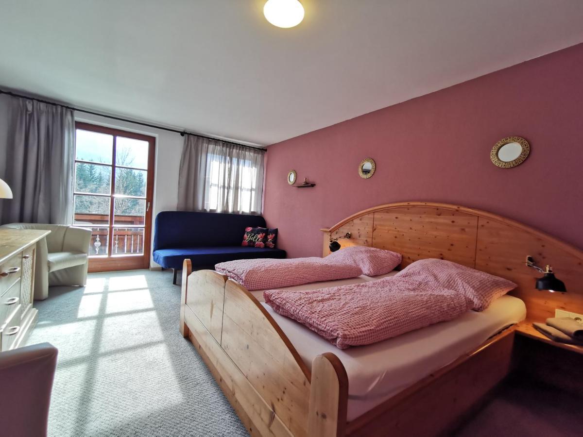 غندرشيم Landhotel Kastanienhof المظهر الخارجي الصورة